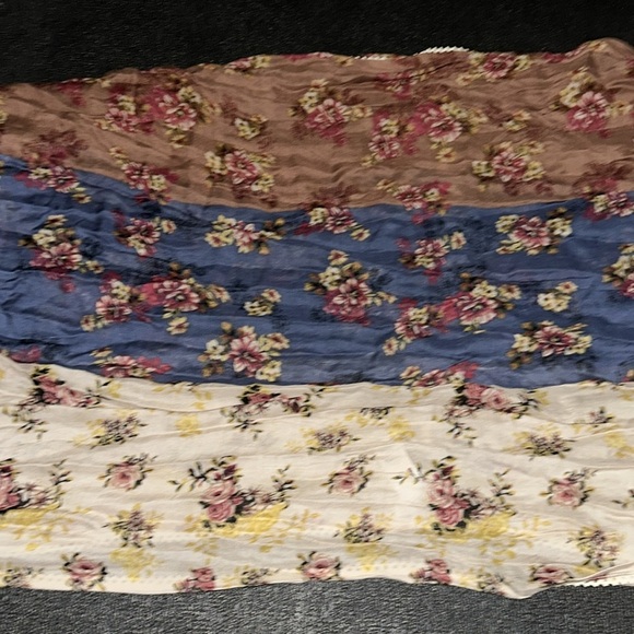 Maurice’s NWOT Floral Multicolor Scarf - Picture 3 of 4